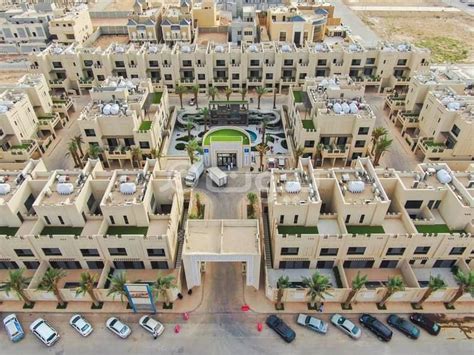 Top 7 Luxurious compounds in Jeddah l Bayut KSA .